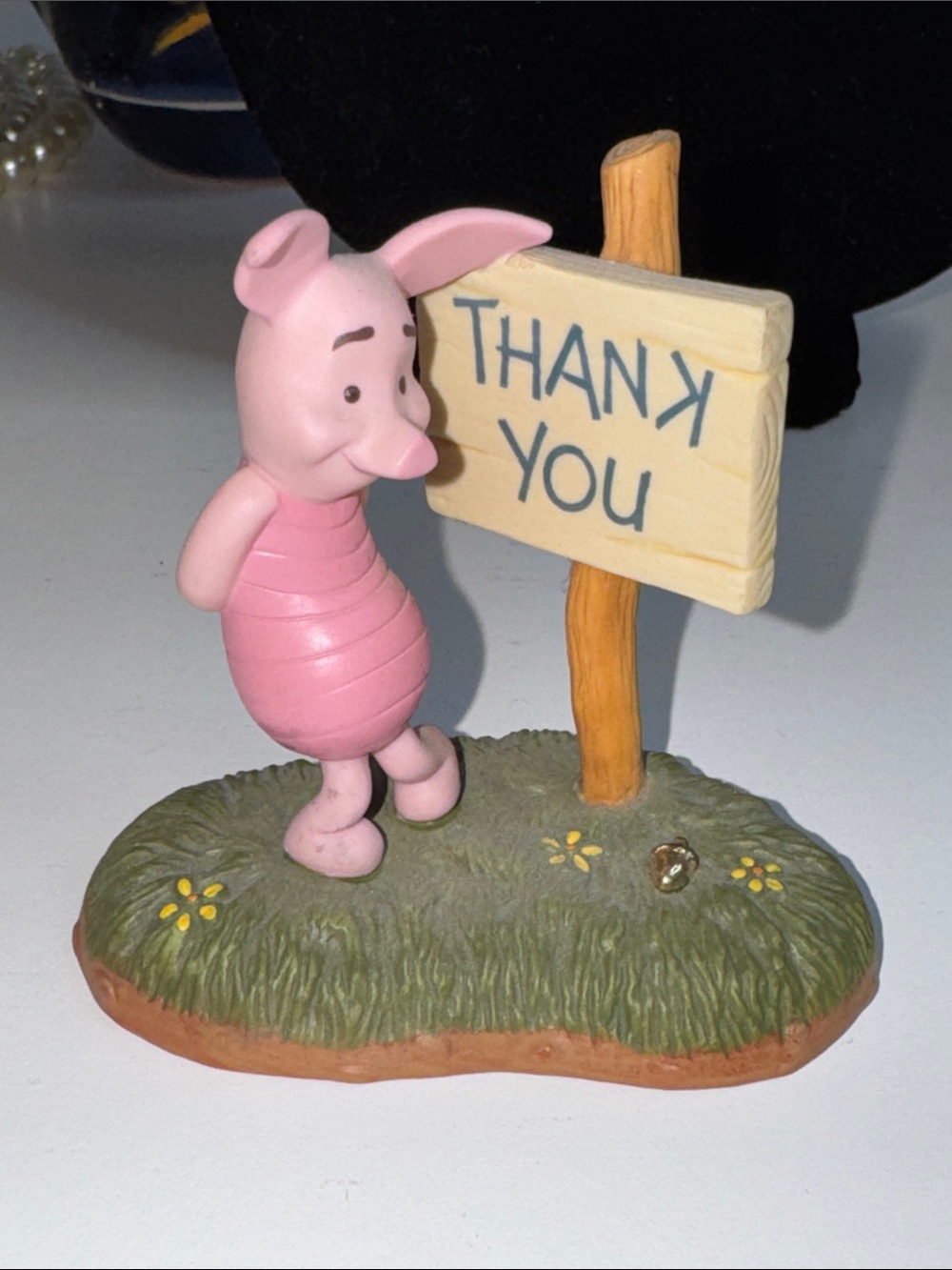 Enesco Disney Pooh & Friends Piglet A Heartfelt Little Thank You Figurine